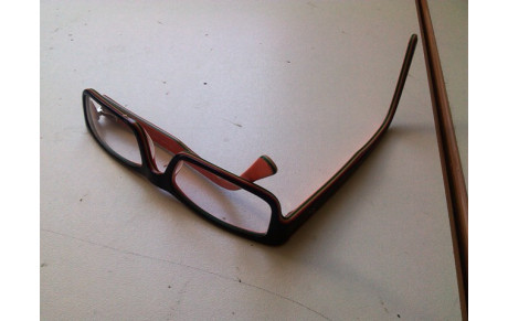 Qui a laissé / perdu sa paire de lunettes au club lundi 13 octobre ??
